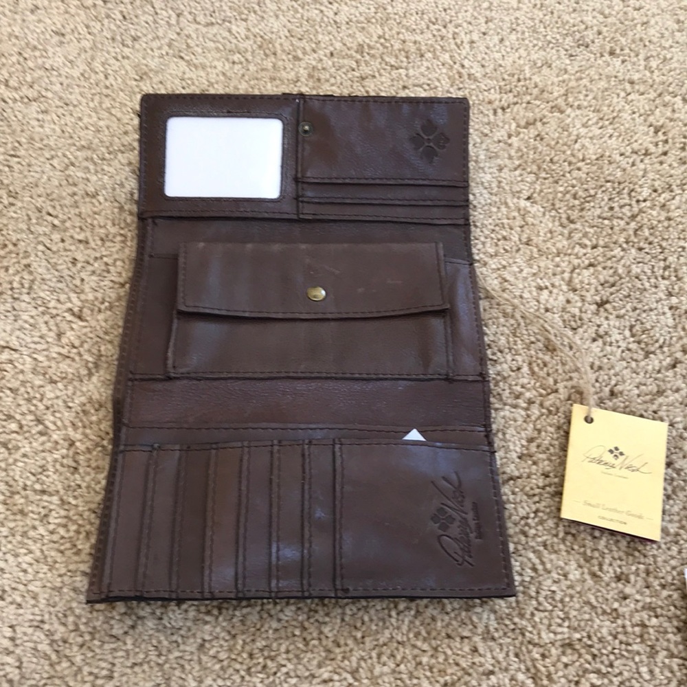 New! Patricia Nash Brown woven wallet - Picture 2 of 8